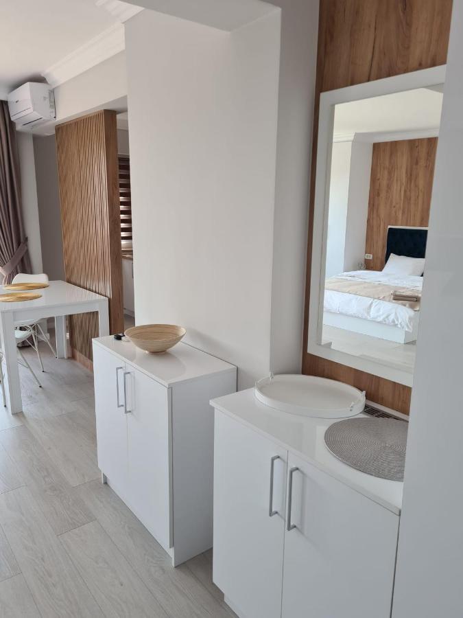 Modern Studio Орадеа Екстериор снимка
